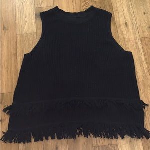 Woman’s Fringe fringe tank sweater
